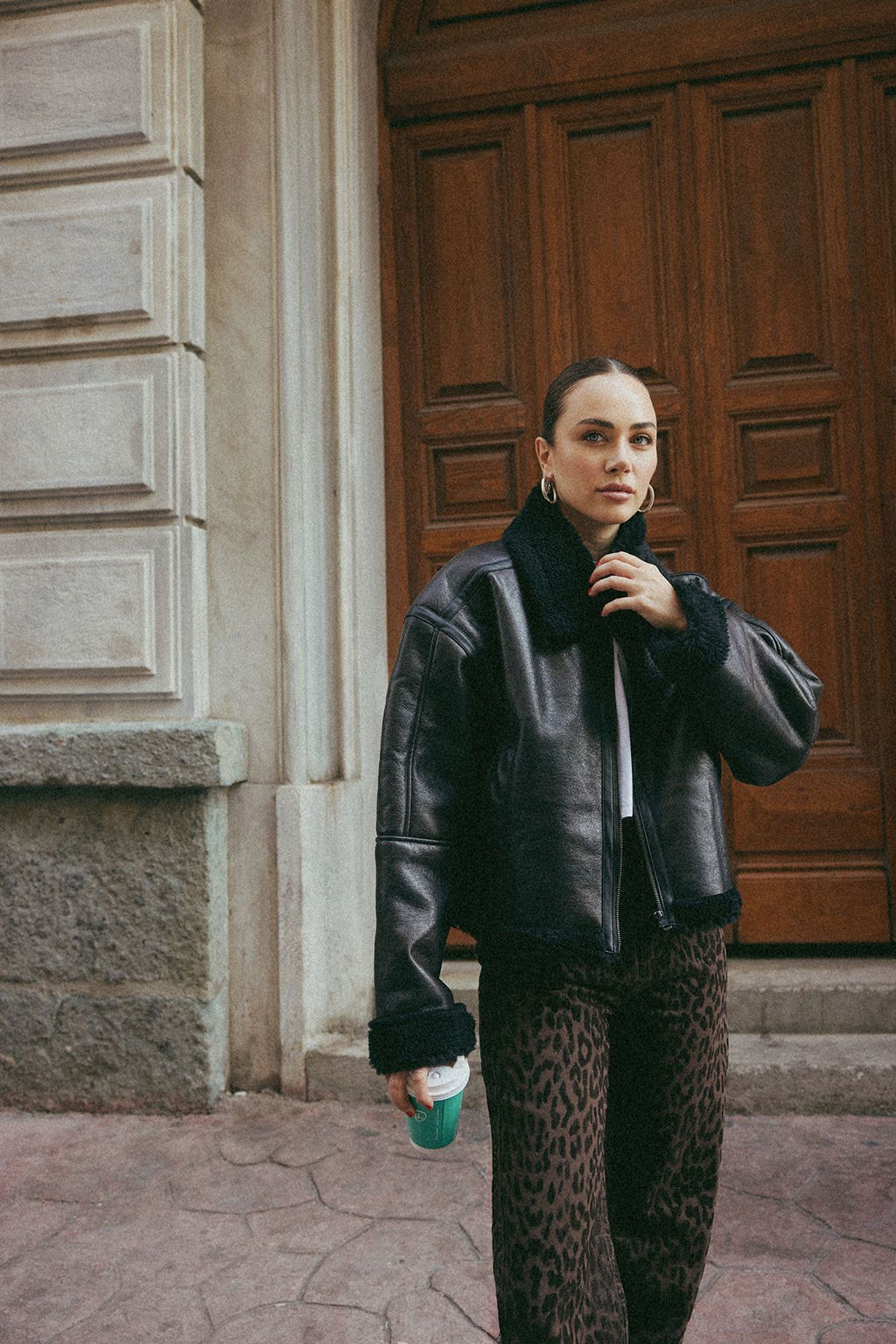 Kahverengi Oversize Kal?p Pelus Detayl? Biker Ceket Mont TWOAW25MO00032