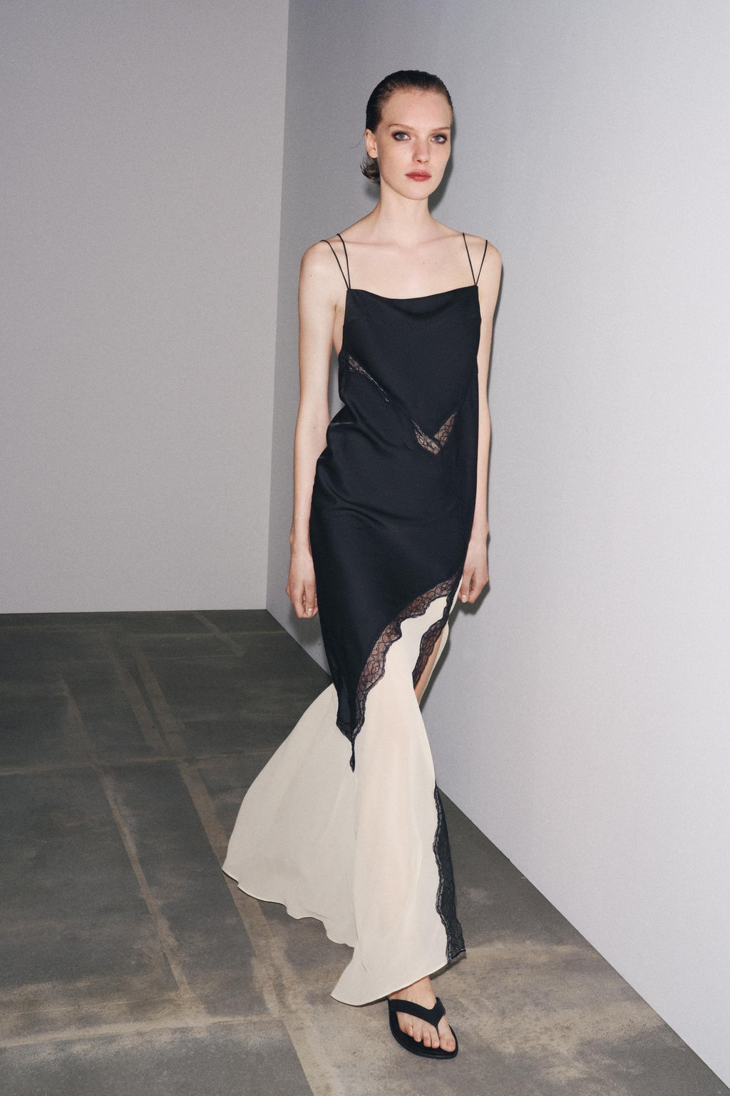 COMBINED LACE DRESS - Zara фото 2