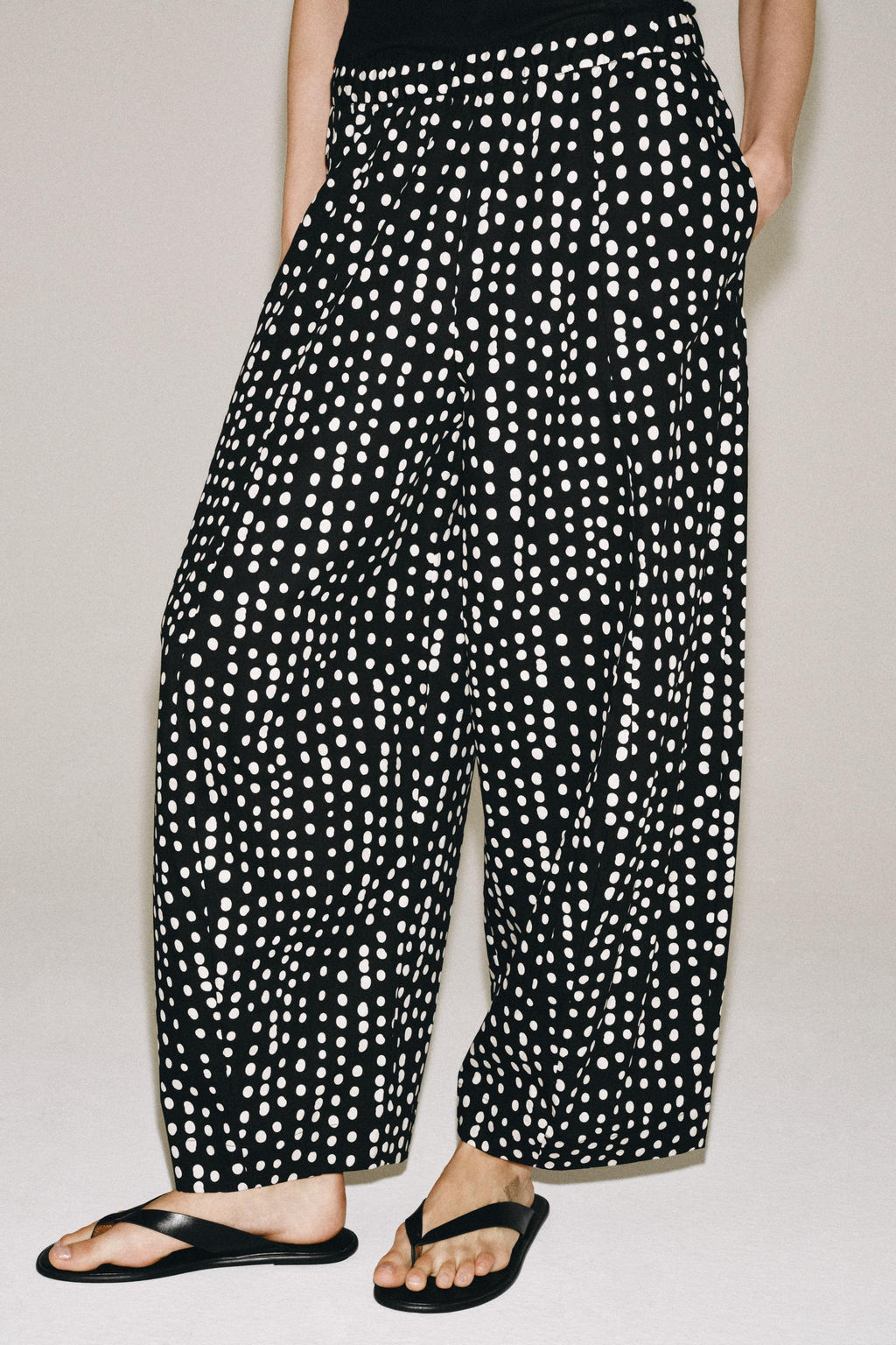 PANTAL?N PIJAMERO LUNARES ZW COLLECTION / Negro / Crudo - Zara фото 2