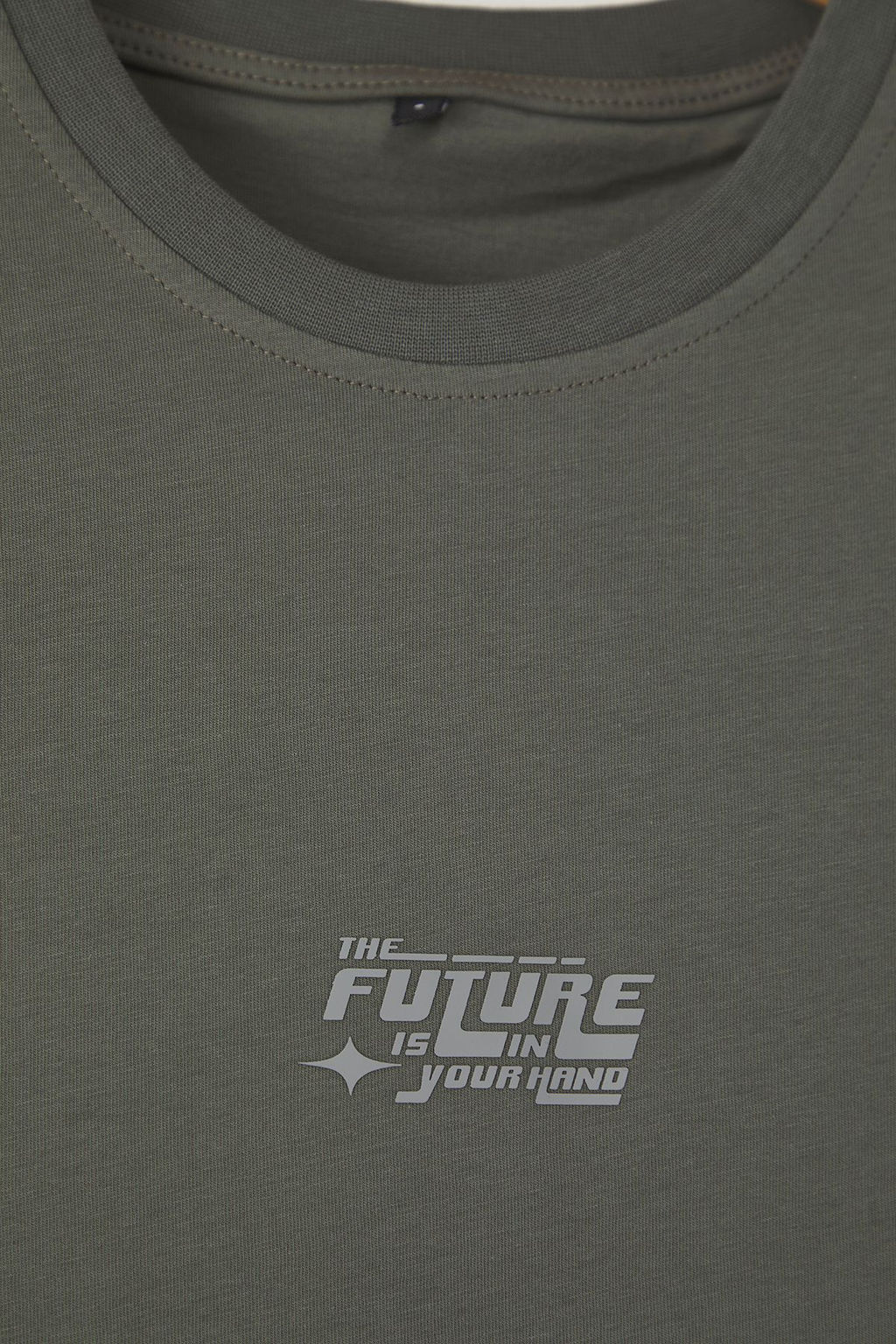 Gri Oversize/Genis Kesim Kabar?k Yaz? Bask?l? Etiketli S?f?r Kol T-Shirt/Atlet TMNSS24AL00005