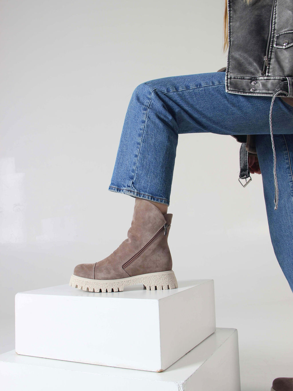 Ботинки 233.1541be. Капучино замша/Мех