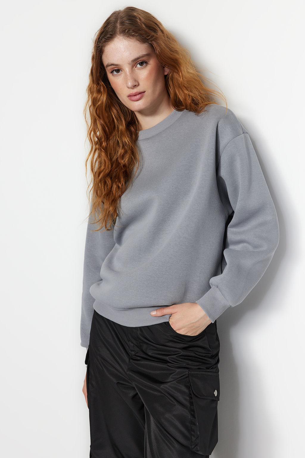 Gri Kal?n Ici Polarl? Regular/Normal Kal?p Bisiklet Yaka Basic Orme Sweatshirt TWOAW24SW00101