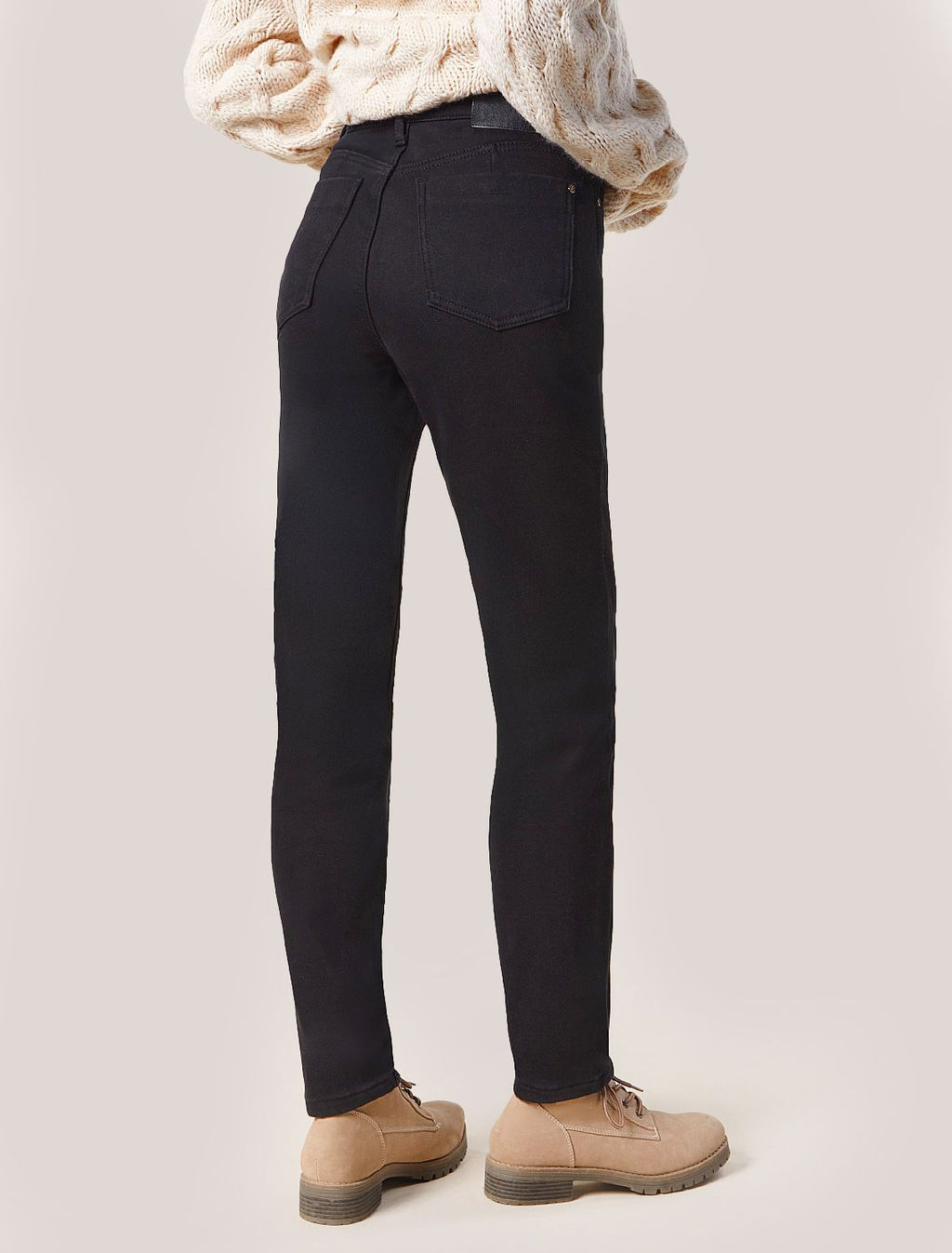 D54.083 Джинсы женские черный