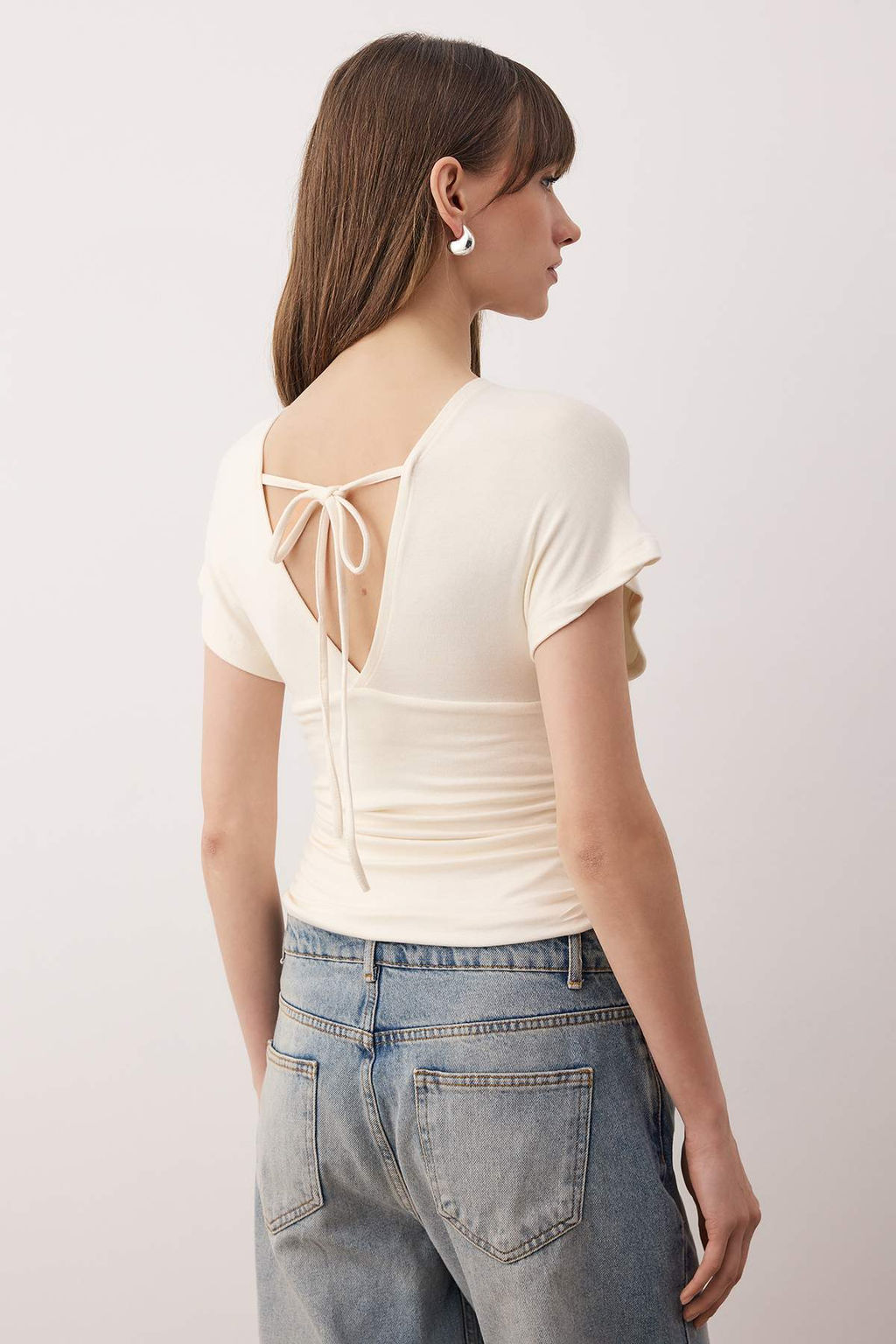 Ekru Fitted/Vucuda Oturan Buzgu/Drape Detayl? Orme Bluz TWOSS25BZ00605