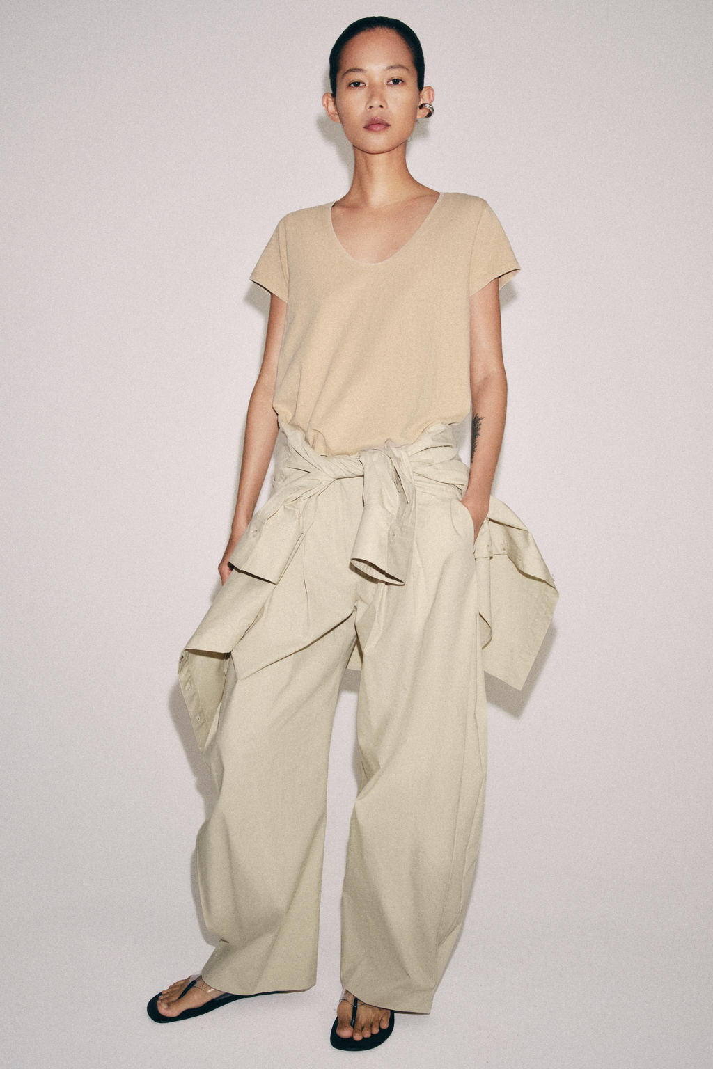 CAMISETA ALGOD?N MANGA CORTA / Beige claro