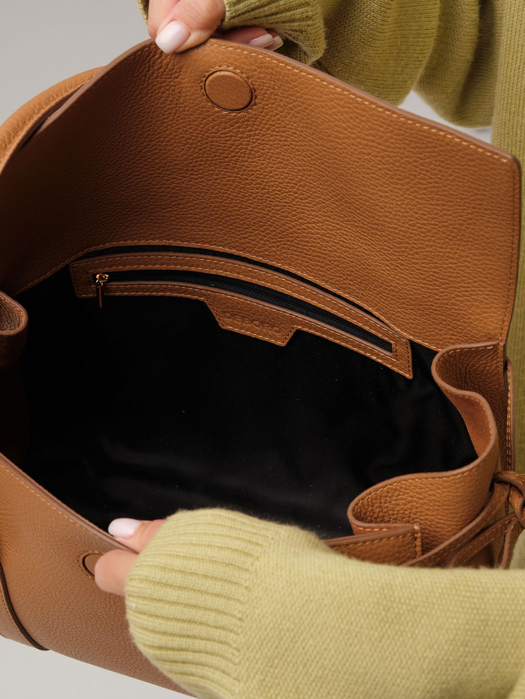 Сумка багет Deboro 31187 оранжевый миндаль