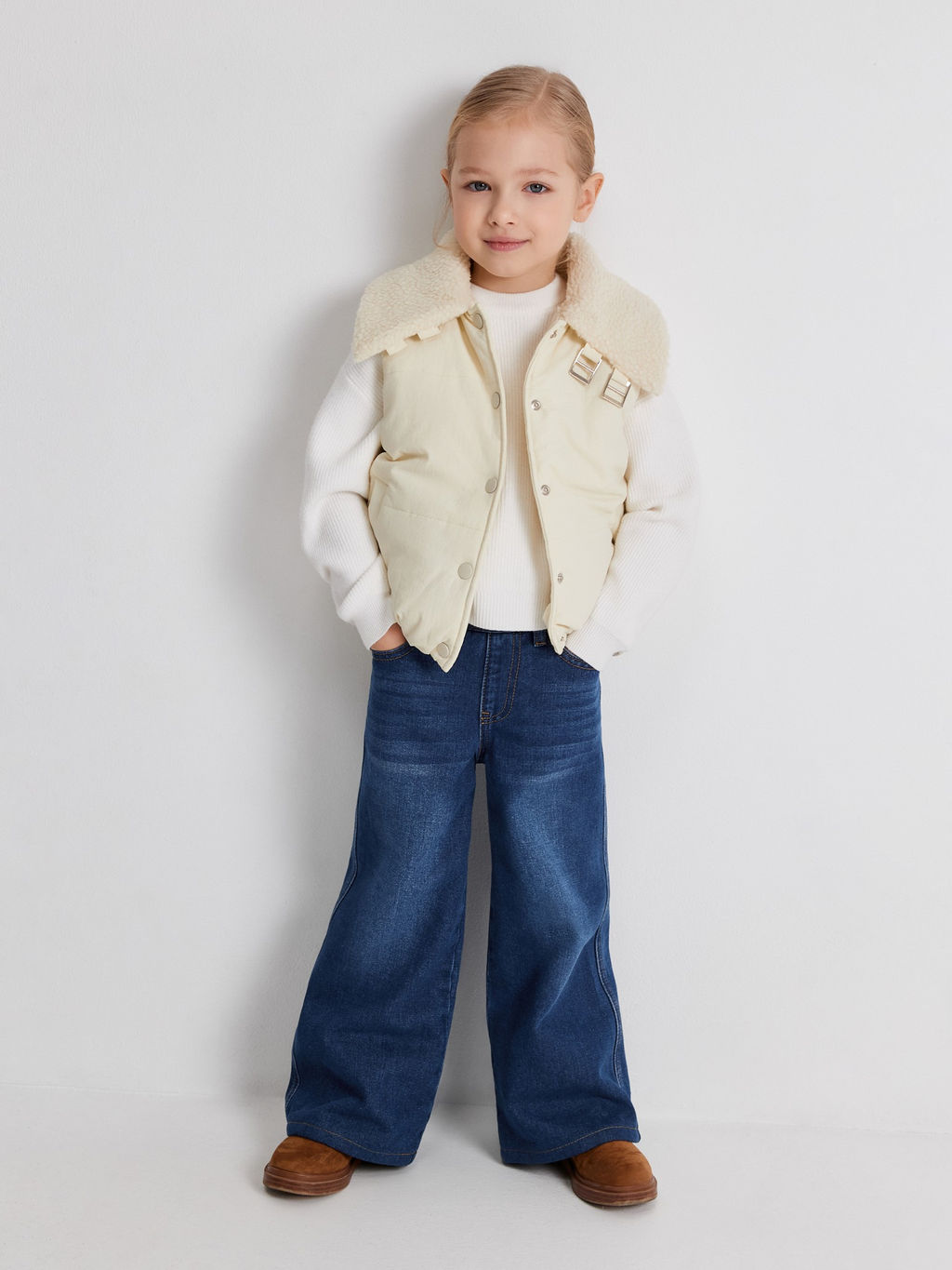 ACOOLA / Жилет (утепленный) детский для девочек Affogato бежевый  фото 3