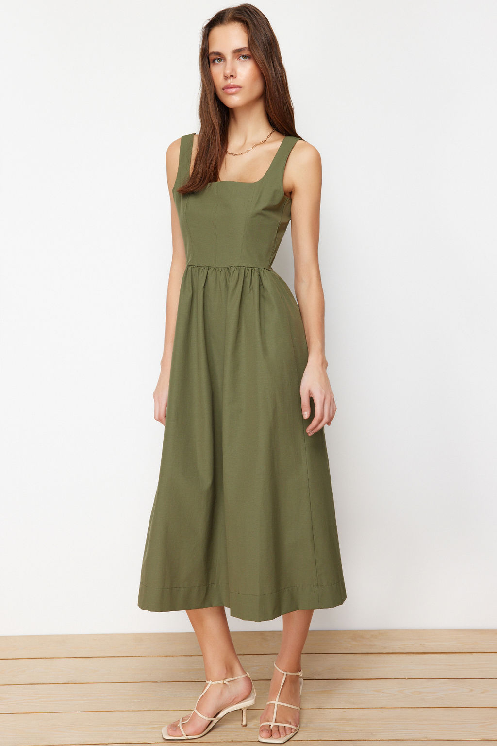 Haki Belden Ac?lan Midi Korse Dikis Detayl? Midi Dokuma Elbise TWOSS24EL00038