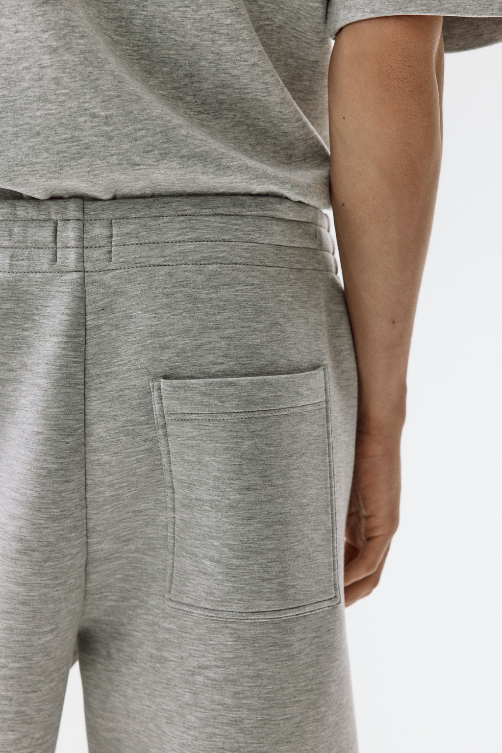 Pantal?n corto efecto neopreno Relaxed Fit - H&m фото 7