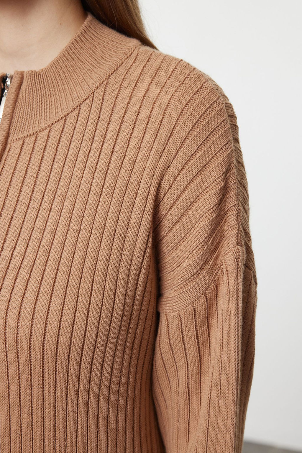 TRENDYOLMILLA Siyah Maxi Triko Duz Genis Kal?p Elbise TWOAW25EL00308  фото 4