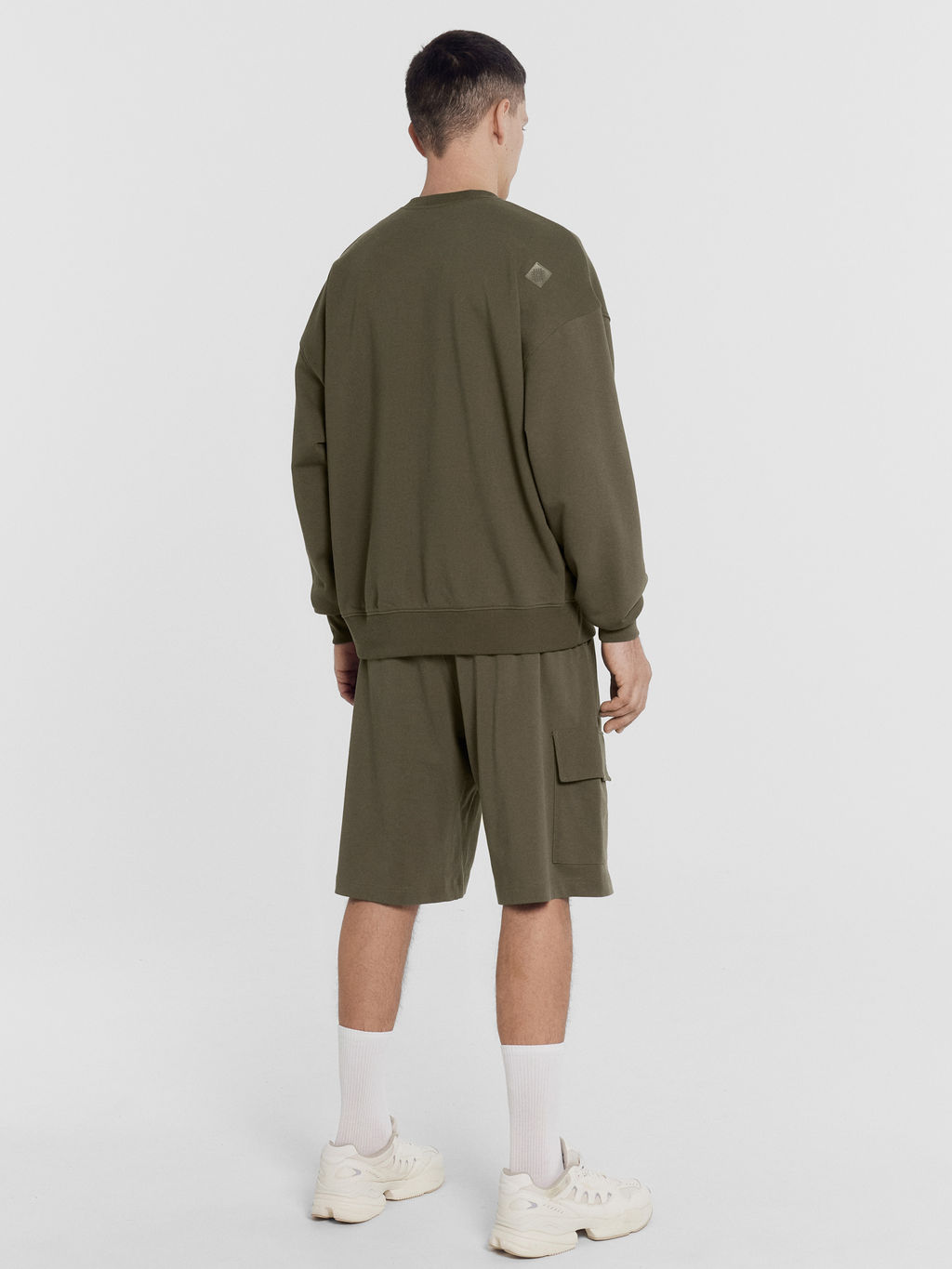 Свитшот мужской в цвете хаки с печатью т.полынь +печать 121868/1 - Mark formelle фото 4