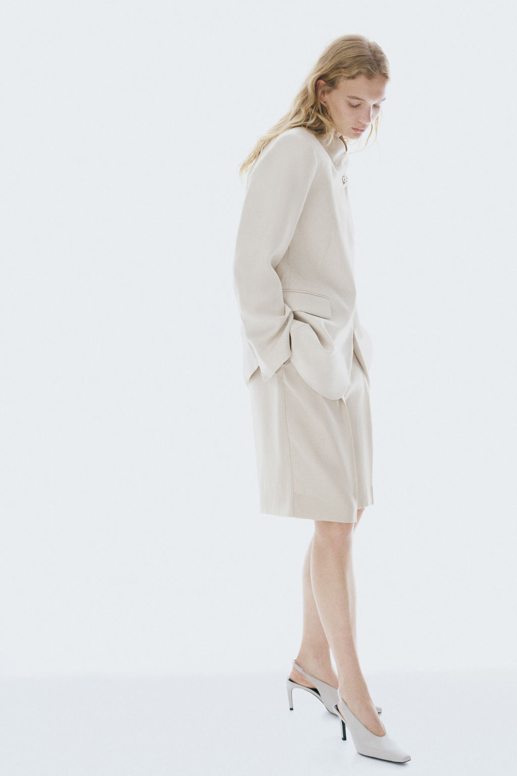 Blazer cruzado con broche - H&m фото 4