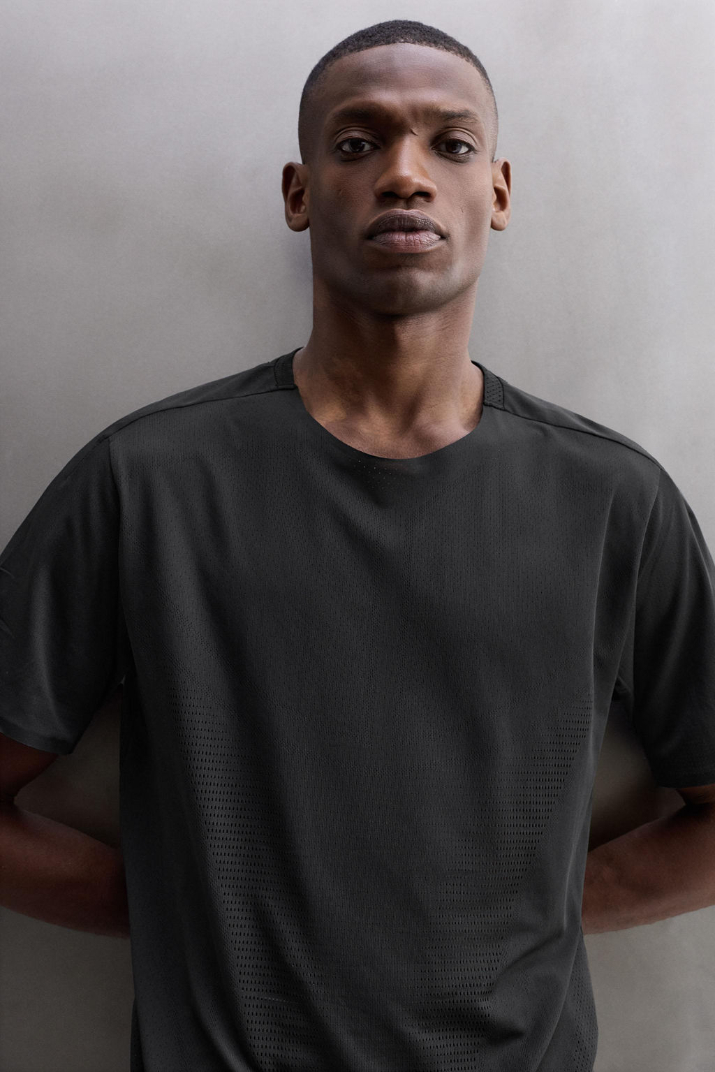 PERFORATED TECHNICAL T-SHIRT - Zara фото 5