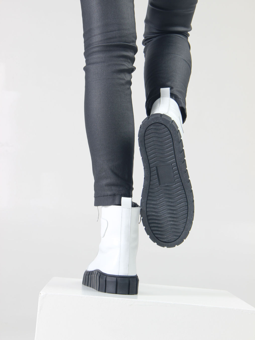 Ботинки 214.1918bl. white/Шерсть