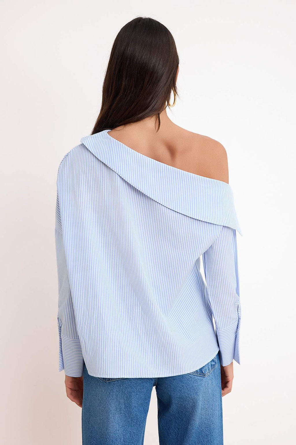 Mavi Cizgili Asimetrik Yaka Dokuma Bluz TWOSS26BZ00666