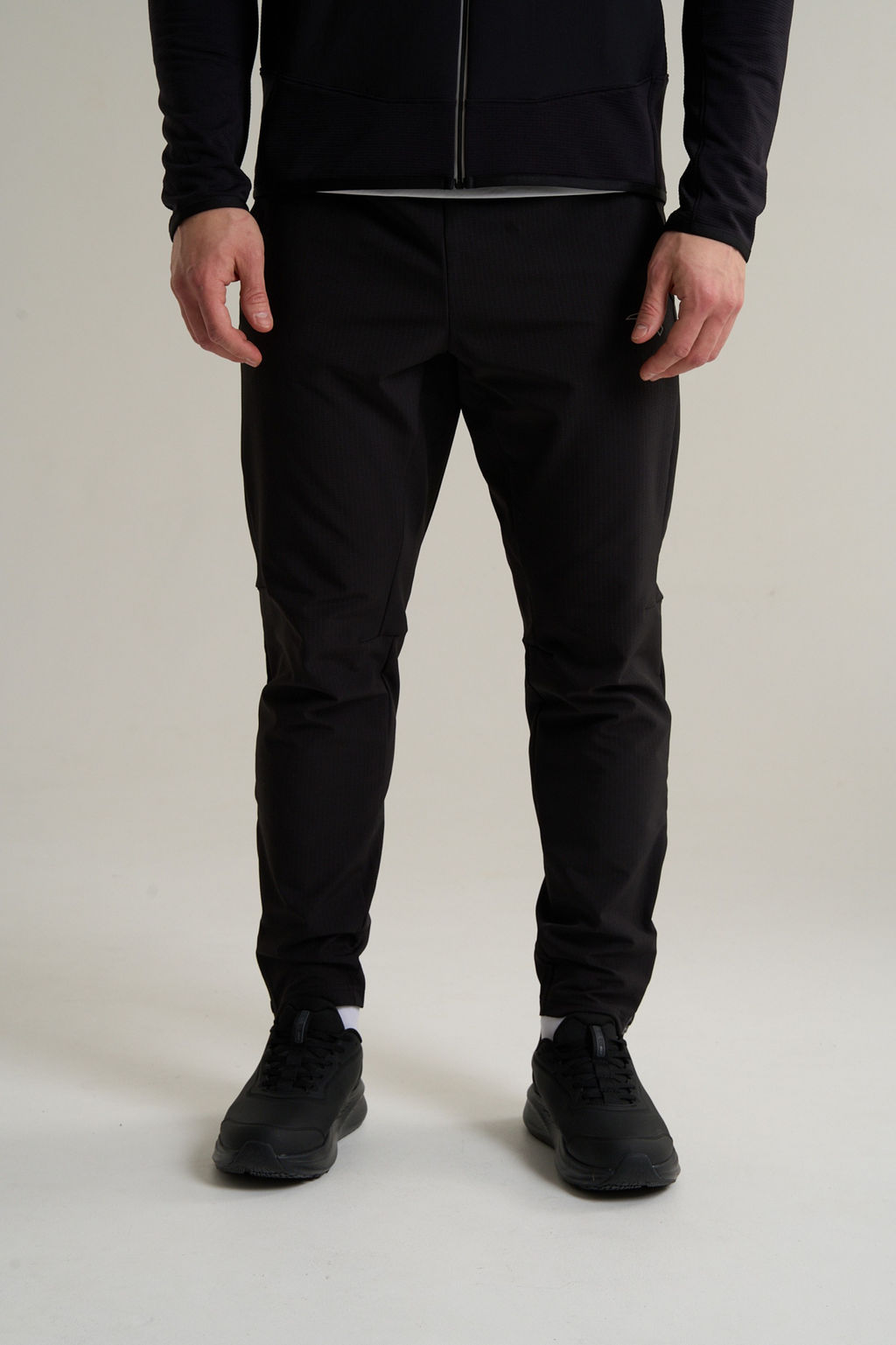 Брюки текстильные утепленные Черный ANTA RUNNING Woven Track Pants