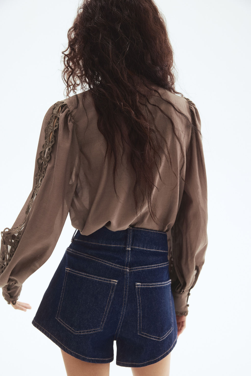 Blusa con detalles de encaje - H&m фото 4