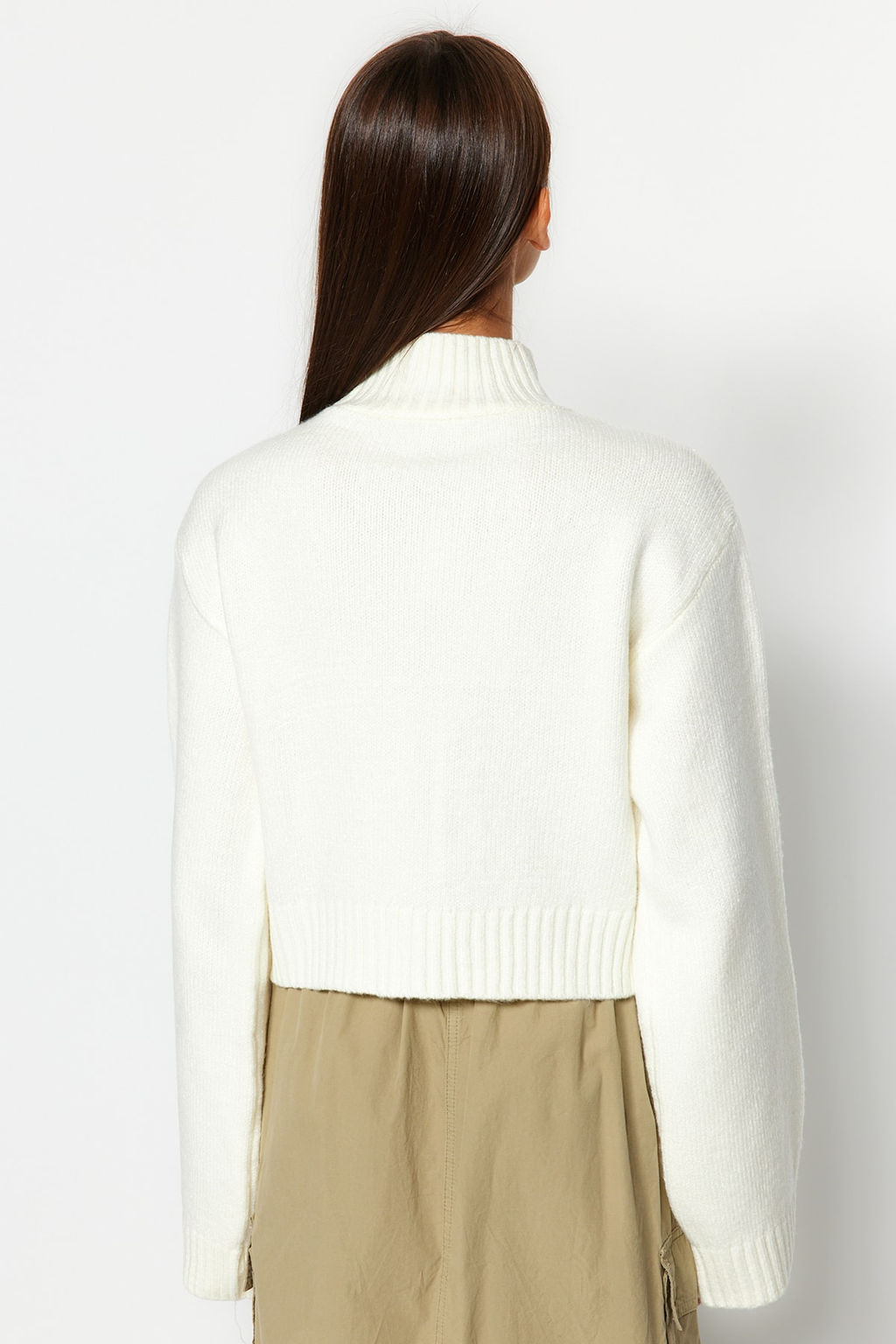 Ekru Crop Yumusak Dokulu Dik Yaka Triko Kazak TWOAW24KZ00320 - Trendyolmilla фото 5