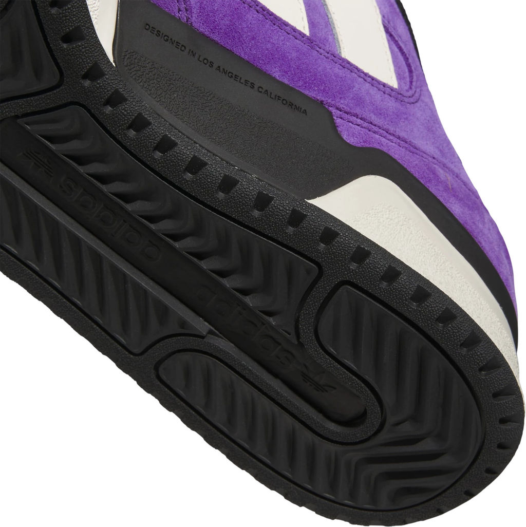 Кроссовки взрослые