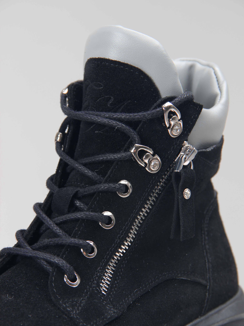 Ботинки 261.uno2bl. черный серый замша/Байка