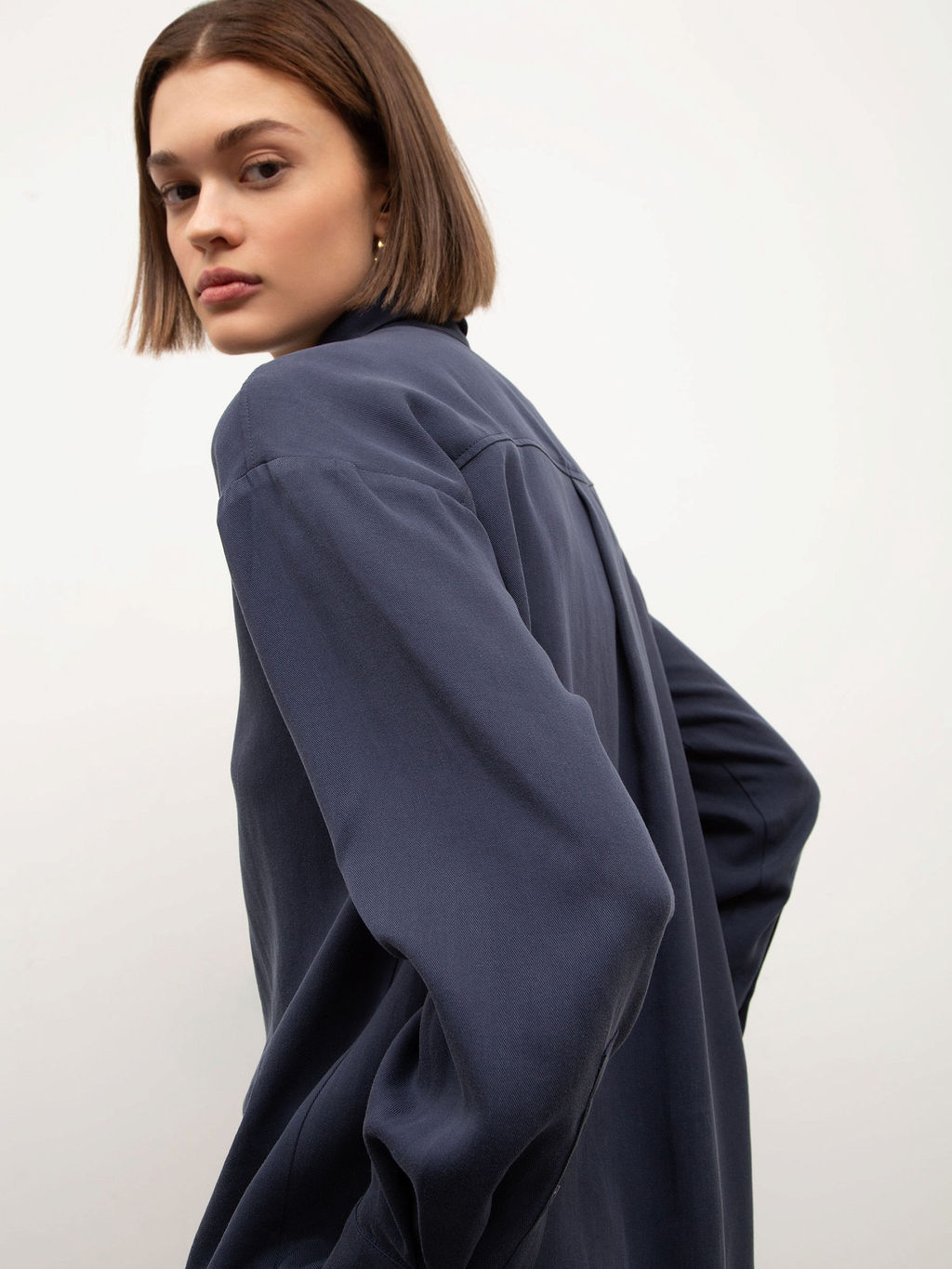 Рубашка однотонная B2693/duia - Emka фото 3