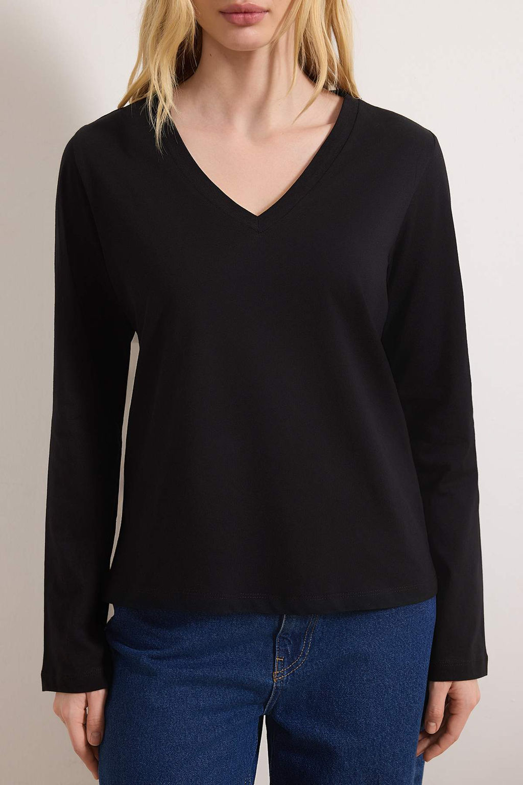 TRENDYOLMILLA Siyah %100 Pamuk Regular/Normal Kal?p Basic V Yaka Uzun Kollu Orme T-Shirt TWOAW21TS0099  фото 19