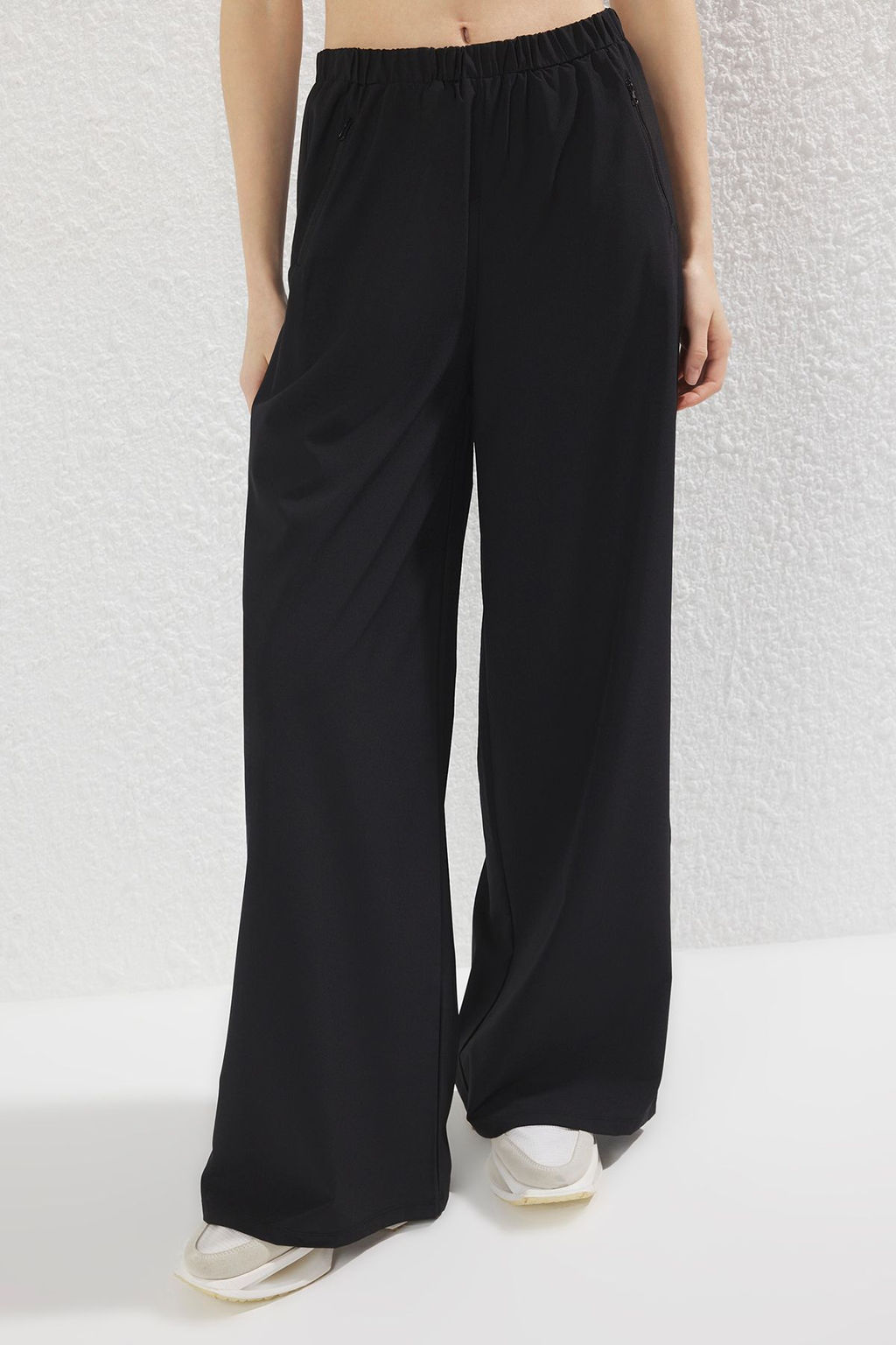 Siyah Spor Likra Fermuarl? Cep Detayl? Yazl?k Rahat Spor Orme Esofman Alt? THMSS25EA00007 - Trendyolmilla фото 3