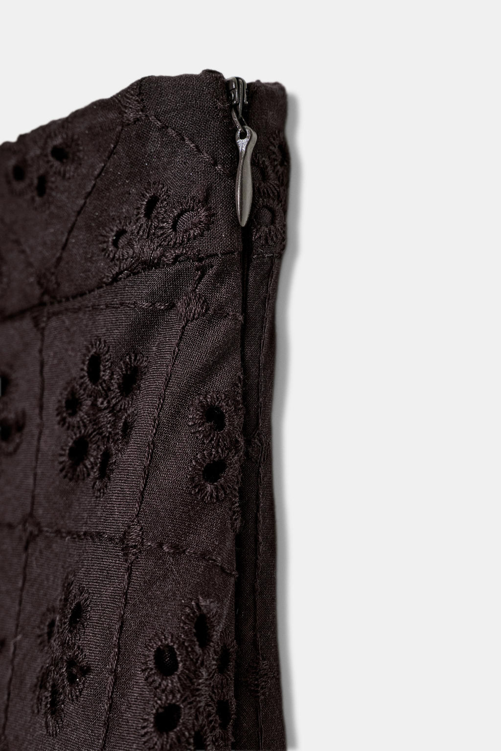 FALDA MIDI BORDADOS PERFORADOS / Marr?n - Zara фото 10