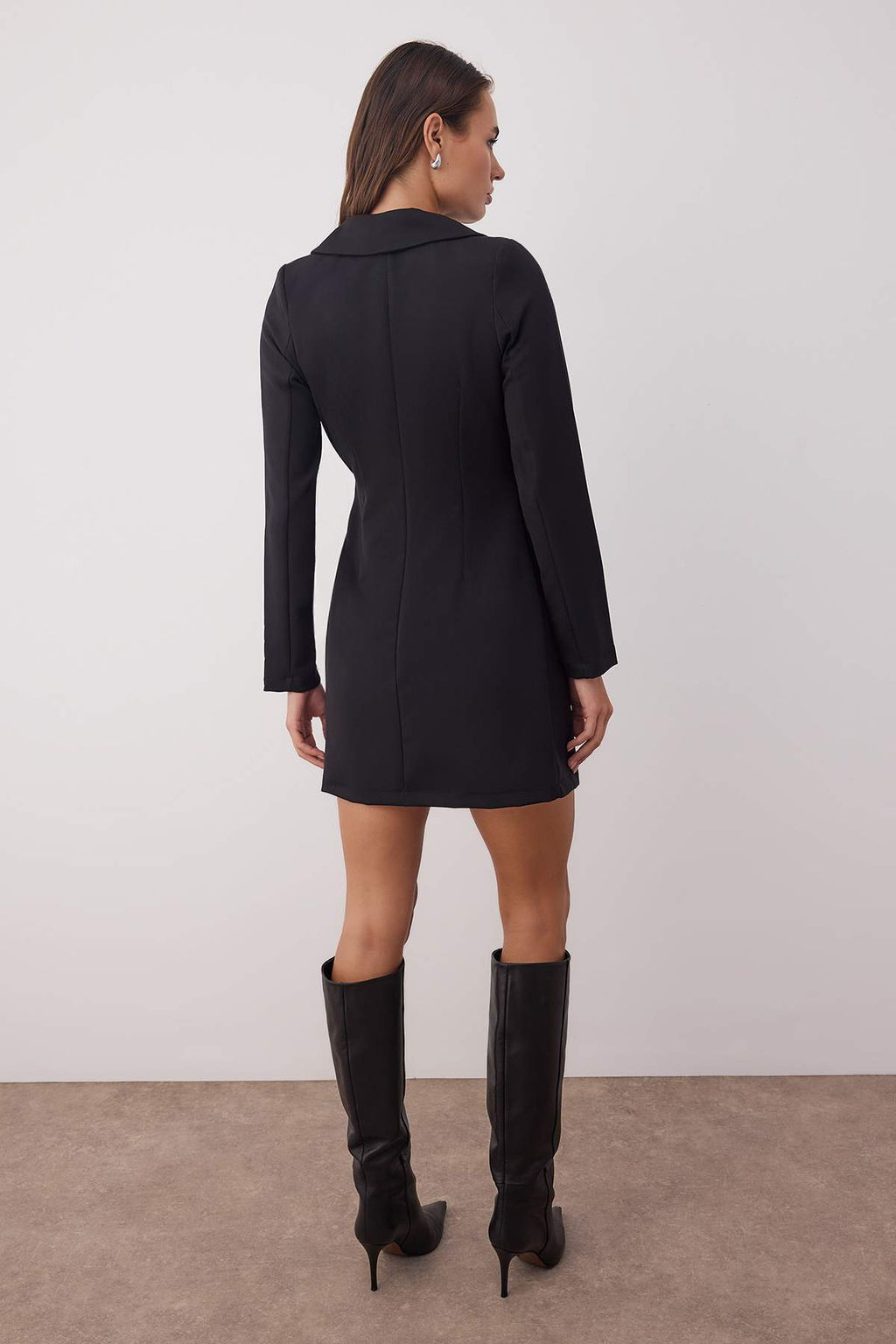 Siyah Duz Aksesuar Detayl? K?sa / Mini Dokuma Elbise TWOAW26EL00075 - Trendyolmilla фото 4