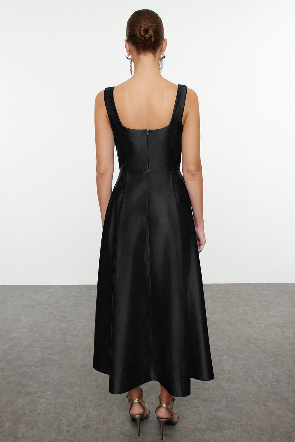 TRENDYOLMILLA Lacivert A-Kesim Saten Dokuma S?k Abiye & Mezuniyet Elbise TPRAW25EL00040 фото 17