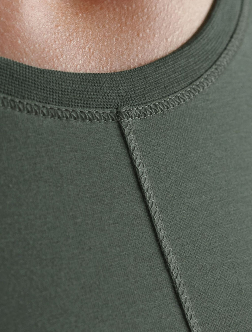 Лонгслив из премиального хлопка с эластаном