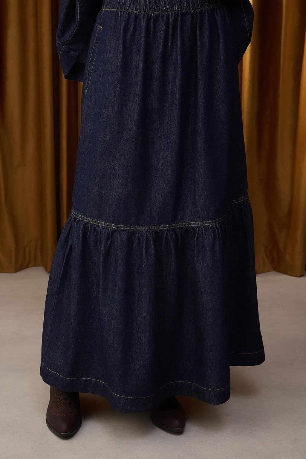 Koyu Mavi Volanl? Beli Lastikli Denim Etek TWOAW26ET00012 - Trendyolmilla фото 3