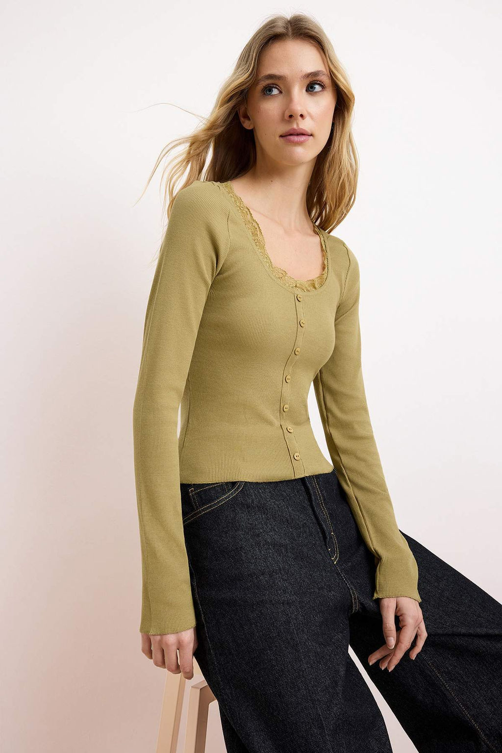 Haki Fitted/Vucuda Oturan Havuz Yaka Dantel Detayl? Fitilli Esnek Orme Bluz TWOSS26BZ00070