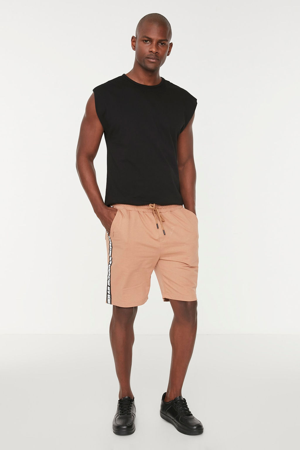 Siyah Basic Regular/Normal Kesim %100 Pamuk Kolsuz Atlet/T-Shirt TMNSS20AL0067