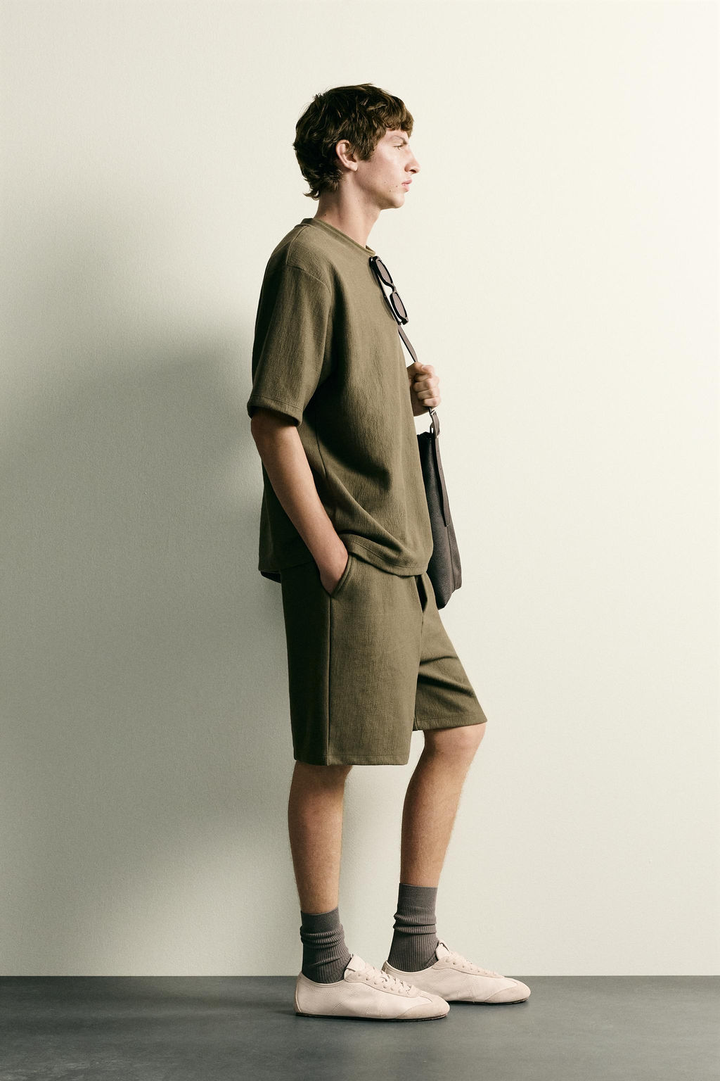 CAMISETA RELAXED FIT ESTRUCTURA / Khaki - Zara фото 4