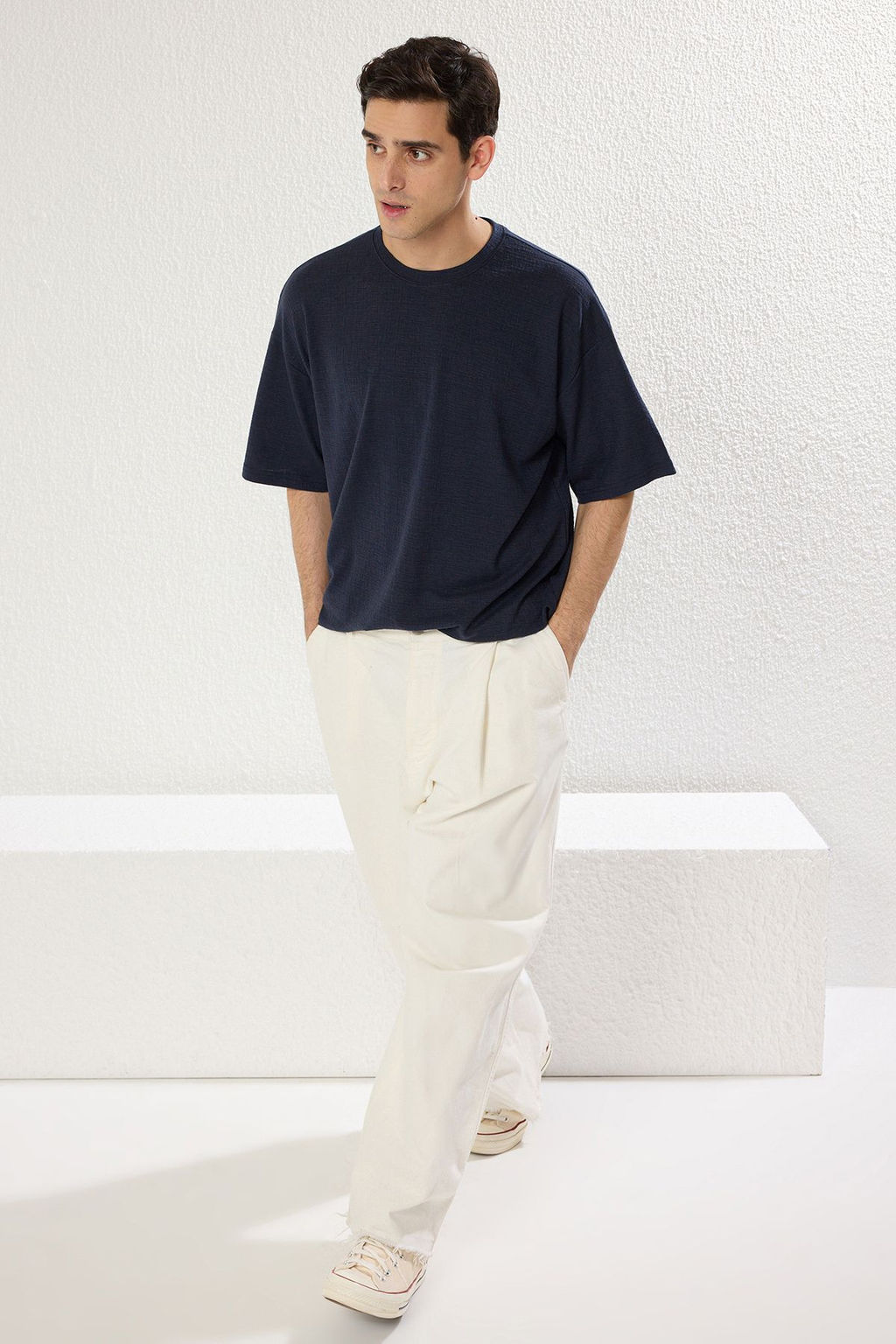 TRENDYOL MAN Ekru Oversize/Genis Kesim Dokulu T-Shirt TMNSS25TS00043 - Trendyolmilla фото 3