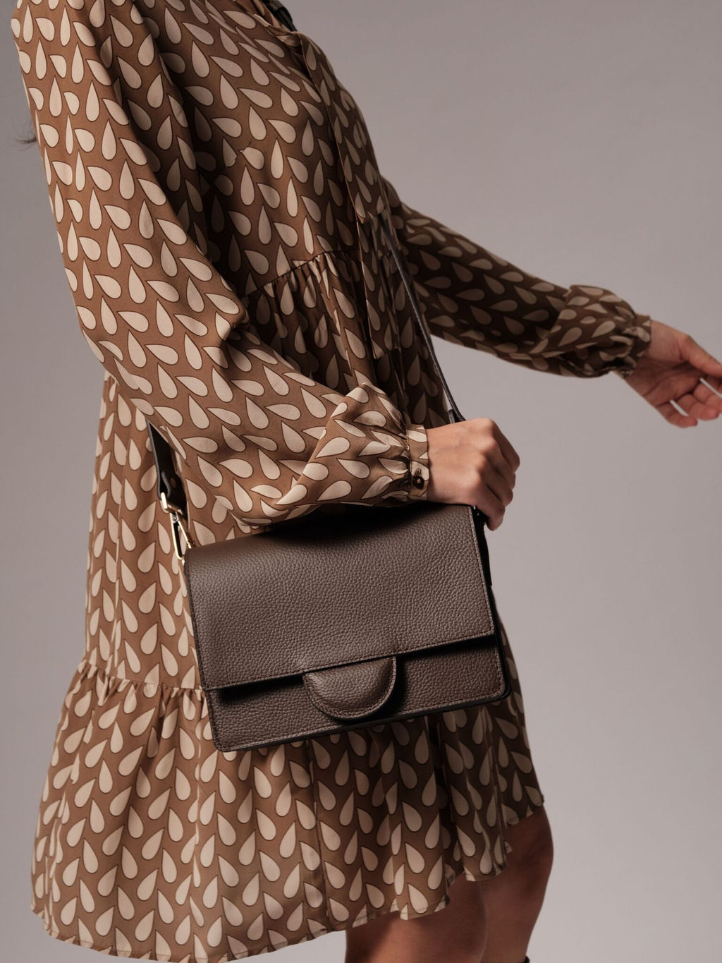 Сумка через плечо Deboro 30574 коричневый торф