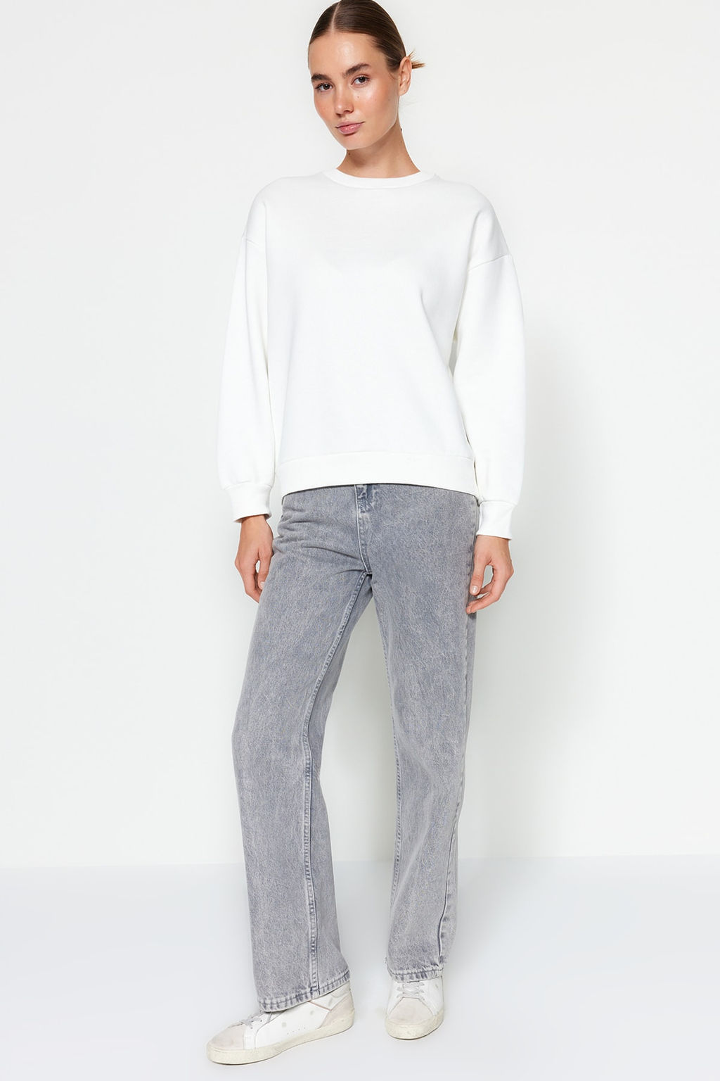 Ekru Kal?n Ici Polarl? Regular/Normal Kal?p Bisiklet Yaka Basic Orme Sweatshirt TWOAW24SW00101