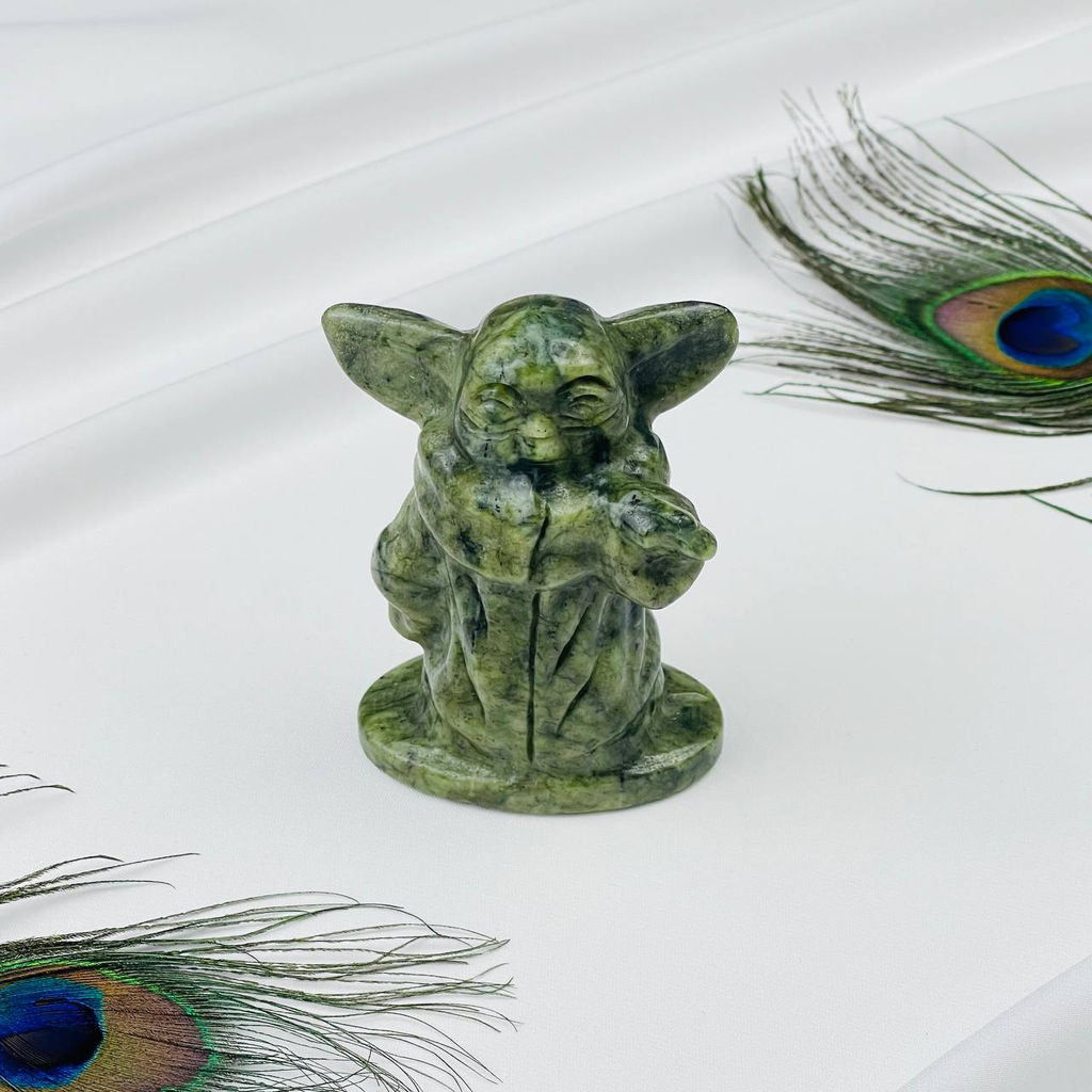 Статуэтка Грогу из Змеевика