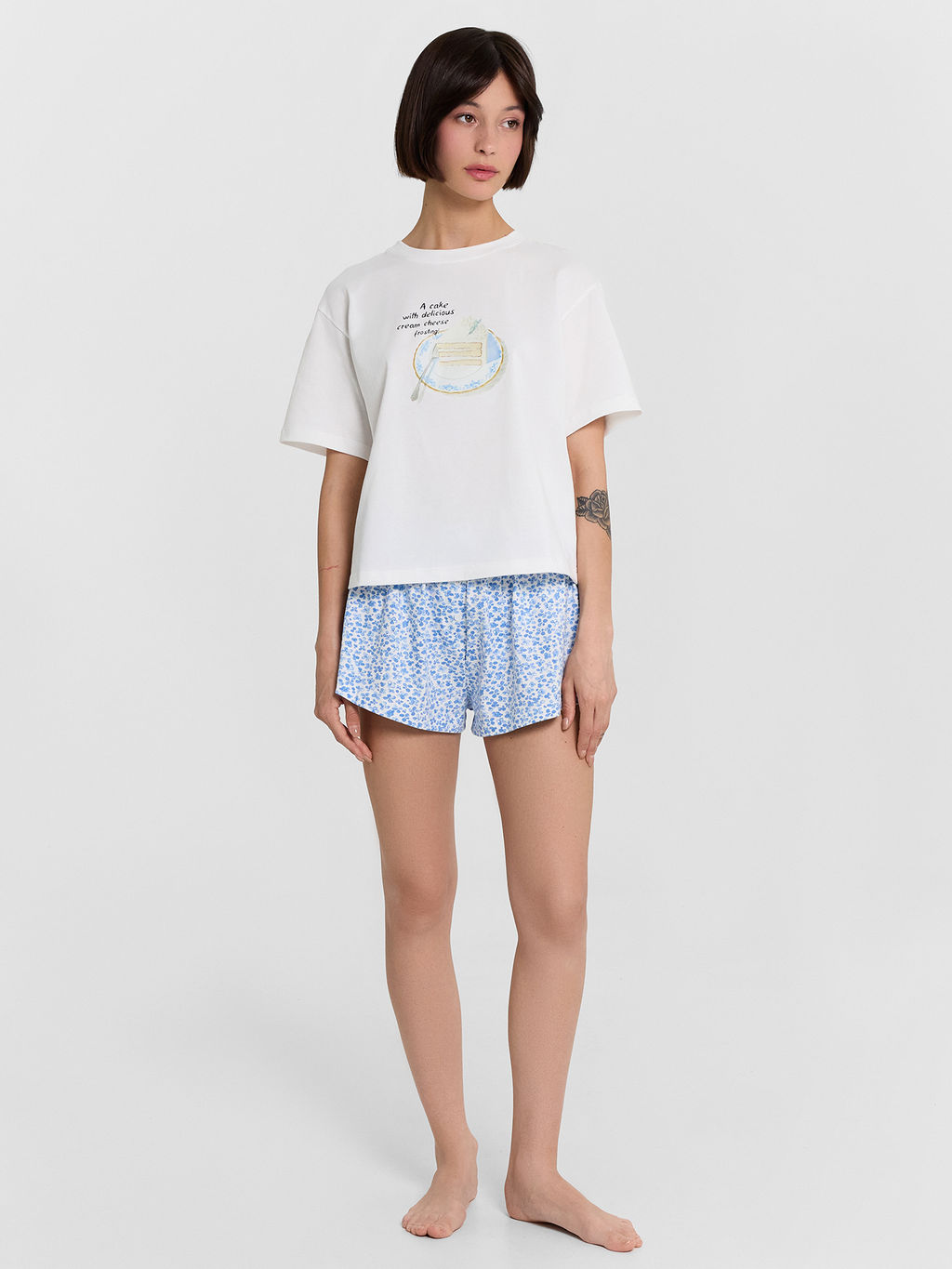 Комплект домашний женский: футболка и шорты