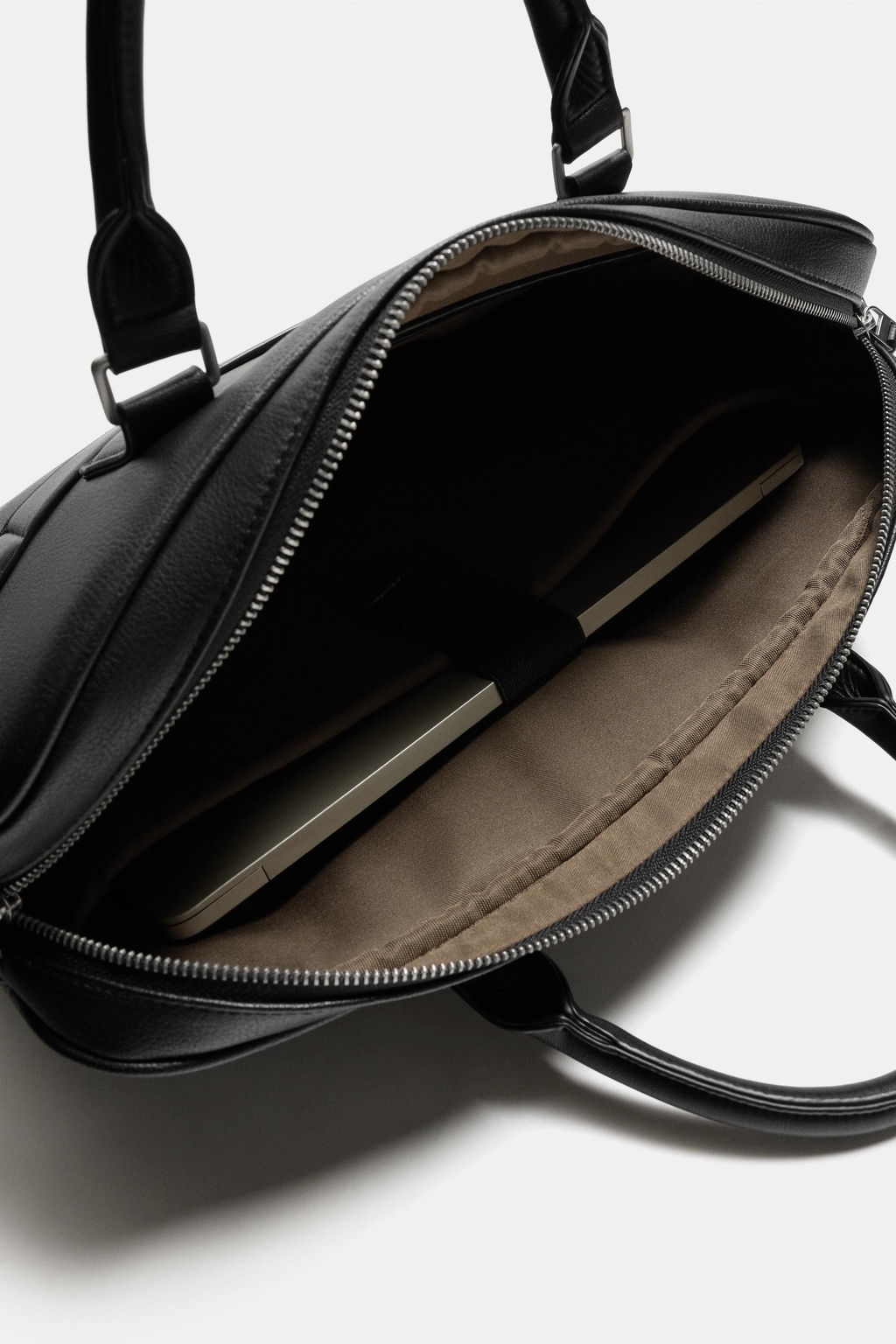 MALET?N TEXTURA / Negro