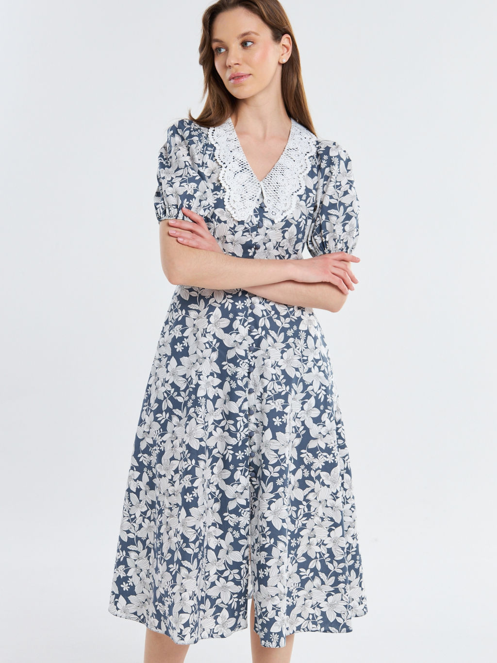 Платье из хлопка с кружевным воротником OD-948-2 белые цветы на синем