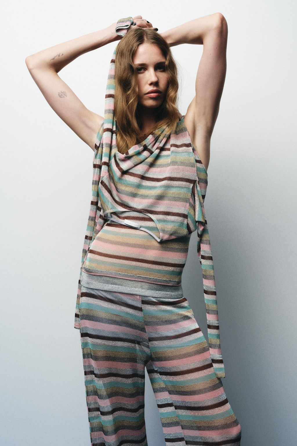 STRIPED METALLIC THREAD TROUSERS - Zara фото 12