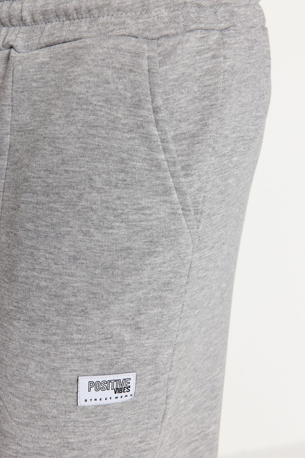 TRENDYOL MAN Ekru Regular Fit Etiket Aplikeli Cepleri Dikisli Esofman Alt? TMNSS23EA00010 - Trendyolmilla фото 9