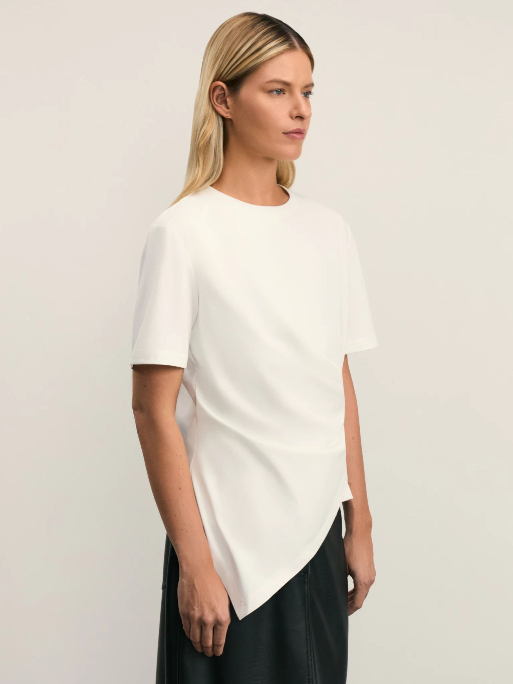 Футболка асимметричного кроя / Zarina  фото 4