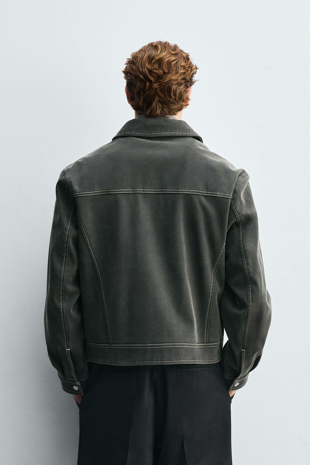 VINTAGE-EFFECT FAUX SUEDE JACKET - Zara фото 3