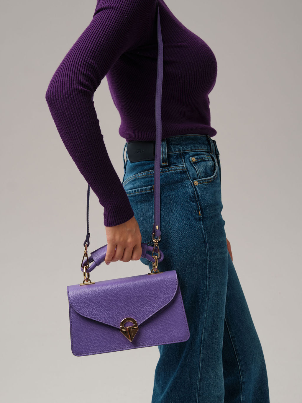 Сумка Azaro 30693 фиолетовый цветок