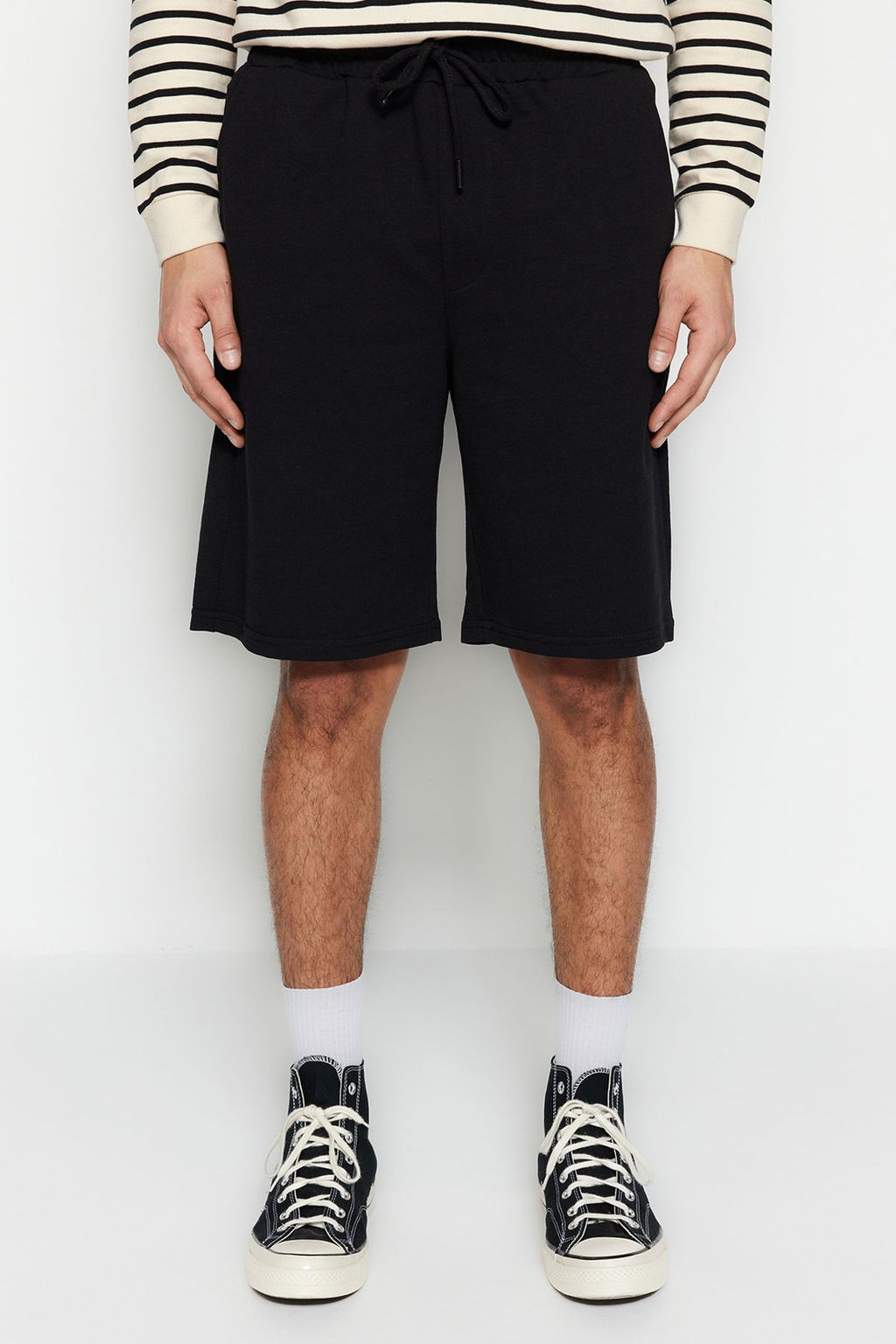 Basic Siyah Oversize/Genis Kesim Lastik Belli Bagc?kl? Sort TMNSS22SR0257