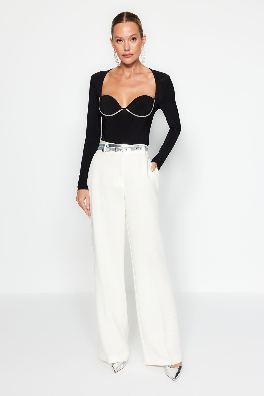 TRENDYOLMILLA Siyah Par?lt?l? Tasl? Body TPRAW24BD00024  фото 2
