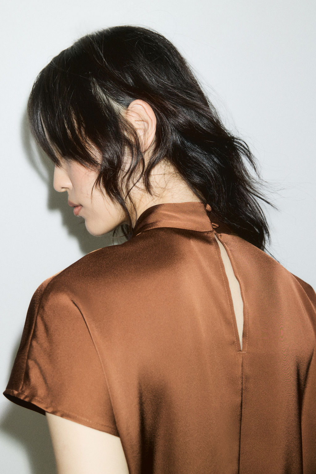 Blusa de sat?n con cuello elevado - H&m фото 5